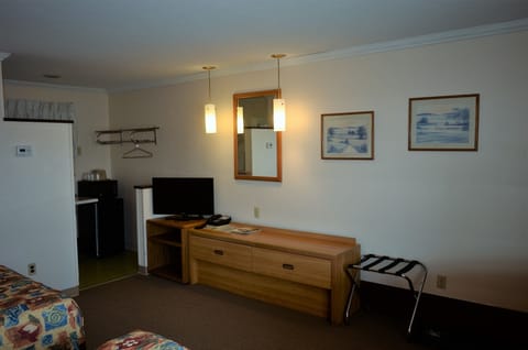 Standard Room, 2 Double Beds (Non smoking, no pets) | Desk, free WiFi, bed sheets