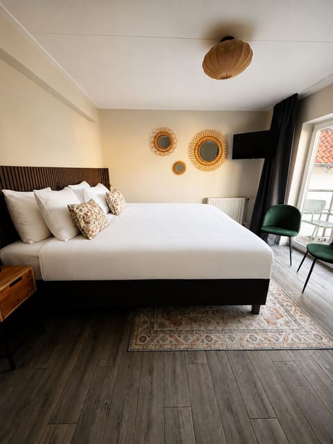 Superior Room, Balcony | Premium bedding, desk, laptop workspace, soundproofing