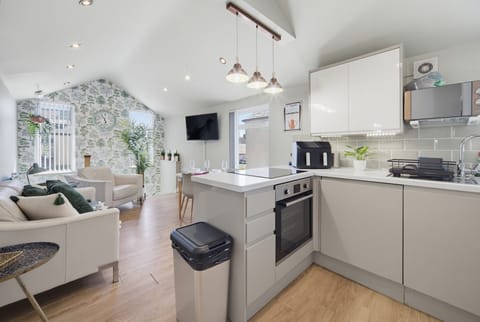 Stay in Canton, Cardiff, with an open-plan kitchen and lounge.