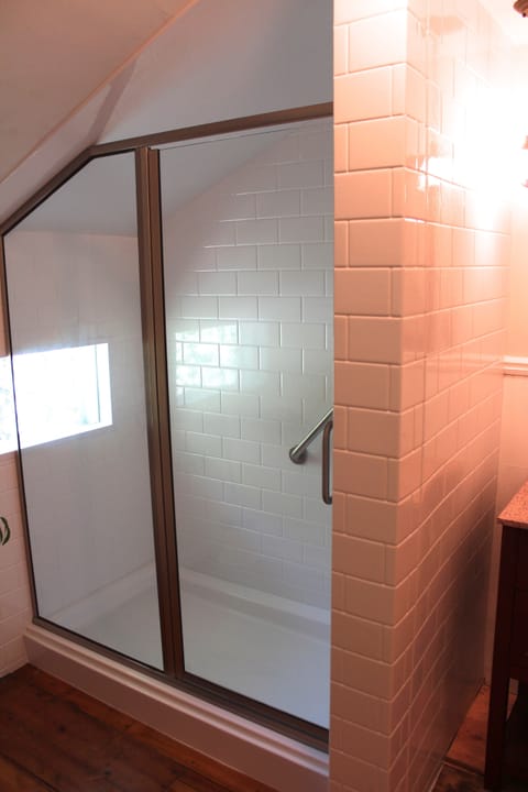 Guest Room 1 / Queen Bed Room with an Exclusive Private Hall Bath | Bathroom | Shower, free toiletries, hair dryer, towels