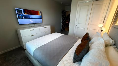 House | 5 bedrooms, high-speed internet