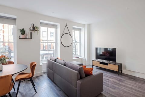 Apartment, 1 King Bed with Sofa bed, Pets Not Allowed, City View (Foley St 1) | Living area