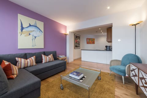 Apartment, Multiple Beds, City View (Warren St 31) | Living area