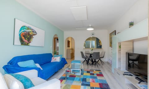 Communal lounge/ TV room,Living room,Dining area