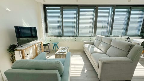 Living room image 4