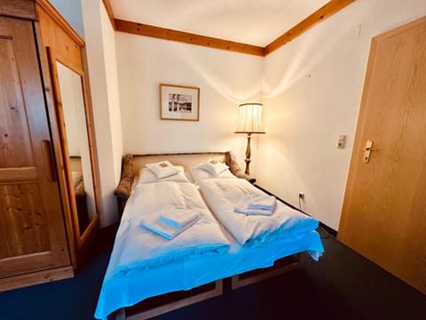 Family Room, Garden View | In-room safe, blackout drapes, soundproofing, WiFi (free)