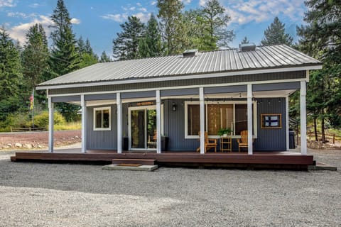 Ronald Vacation Rental | 2BR | 1BA | 2,084 Sq Ft
