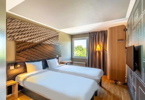 Standard Twin Room | Hypo-allergenic bedding, desk, iron/ironing board, free WiFi