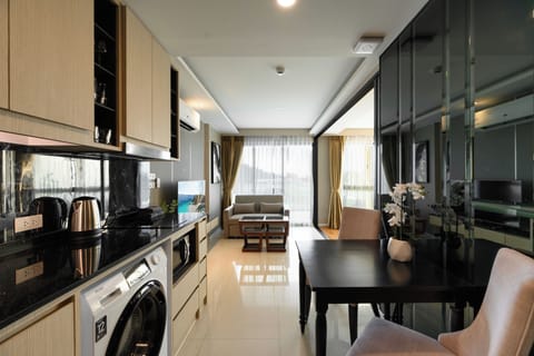 Superior Apartment, Partial Sea View | Private kitchen