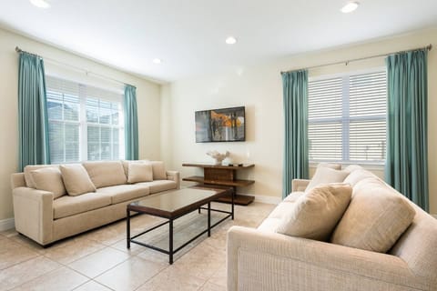 House, Multiple Beds, Pool View (EC425 - The Comfortable Oasis - KNG) | Living area