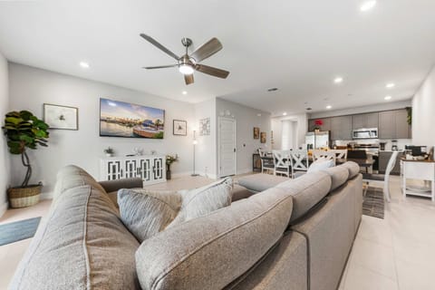 House, Multiple Beds, Kitchen, Garden View (ET029 - The Serenity Townhome) | Living area
