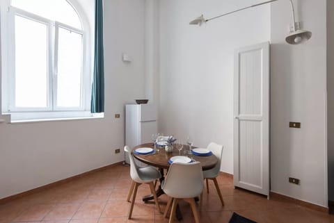 Classic Apartment | Dining