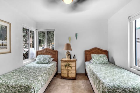 Apartment, Multiple Beds, Kitchen, Ocean View (Between Sand & Sea) | 3 bedrooms, individually decorated, individually furnished