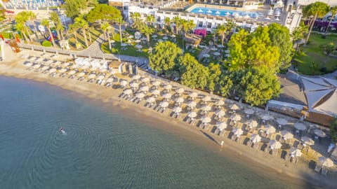 Private beach, sun loungers, beach umbrellas, beach towels