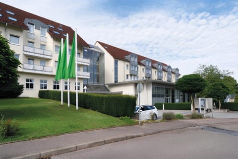 Hotel Exterior [summer]