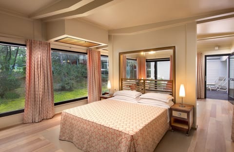 Down comforters, in-room safe, individually decorated