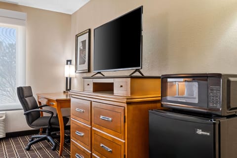 Desk, iron/ironing board, free WiFi, bed sheets