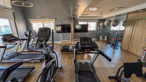 Deluxe Apartment | Fitness facility