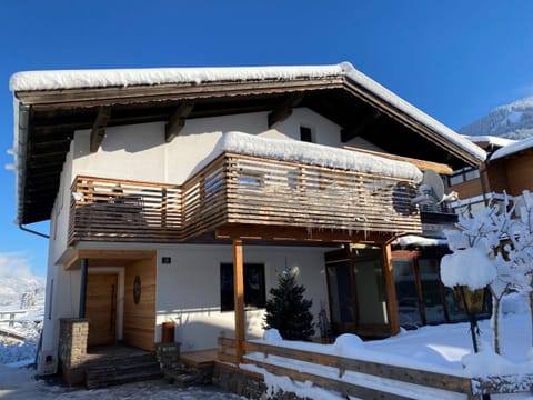 Best location, in summer quiet, in winter close to skibus and center