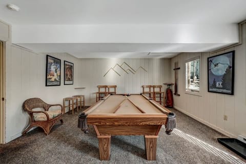 Challenge the family to a game of pool—this lower-level hangout is perfect for friendly competition, laughs, and winding down after a day at the lake.