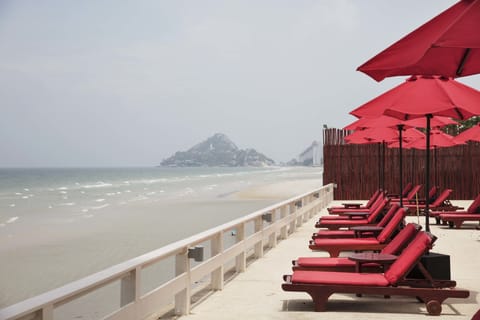 Private beach, beach towels