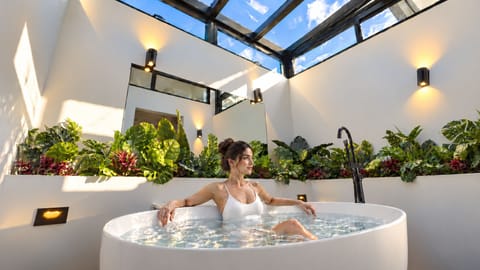 Indoor spa tub