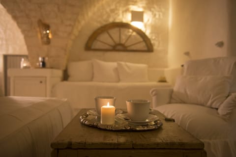 Family Room | Minibar, blackout drapes, free WiFi, bed sheets