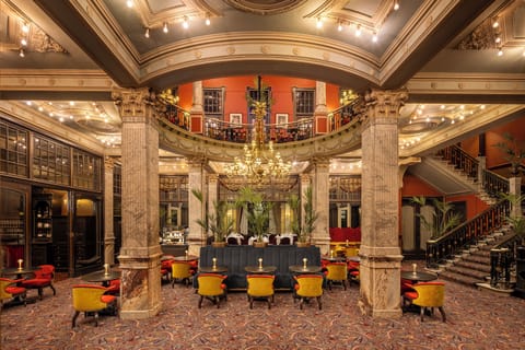 Cocktail bar
