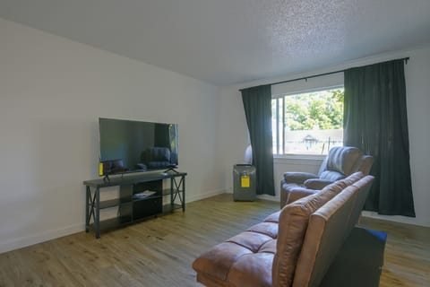 Lacey Vacation Rental | 2BR | 1BA | 800 Sq Ft