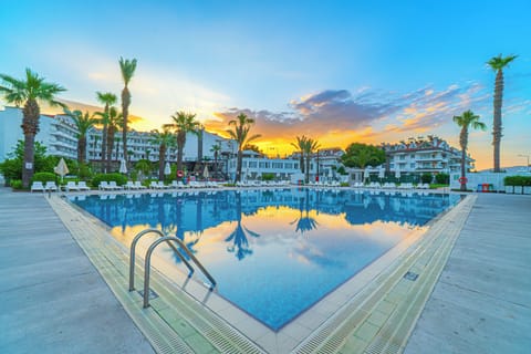Indoor pool, 2 outdoor pools, pool umbrellas, sun loungers