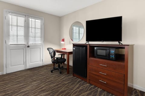 Business Room, 2 Double Beds, Non Smoking | In-room safe, iron/ironing board, free cribs/infant beds, rollaway beds