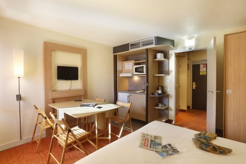 Family Apartment | Private kitchenette