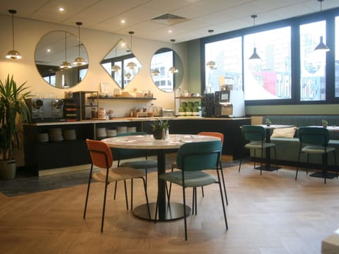 Daily buffet breakfast (EUR 21.00 per person)