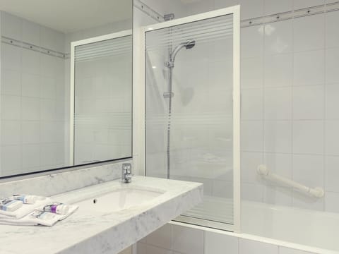 Suite, 1 King Bed | Premium bedding, in-room safe, desk, blackout drapes