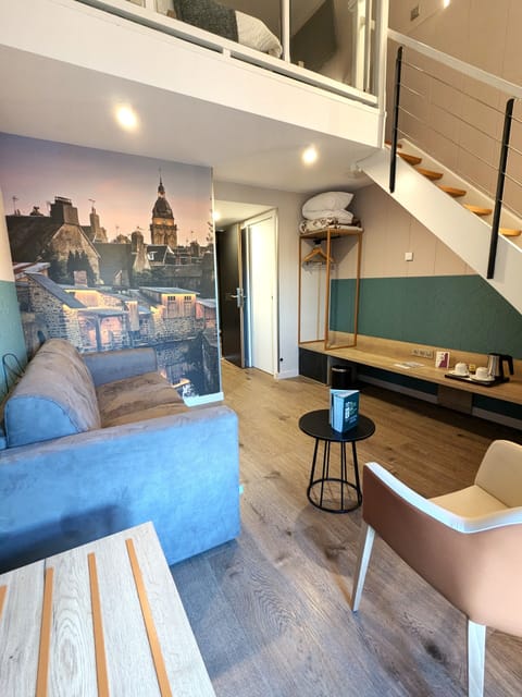 Luxury Room (Superior) | In-room safe, desk, blackout drapes, soundproofing