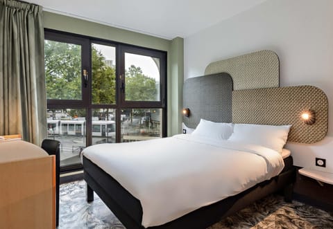 Double Room, Non Smoking | Premium bedding, in-room safe, desk, soundproofing