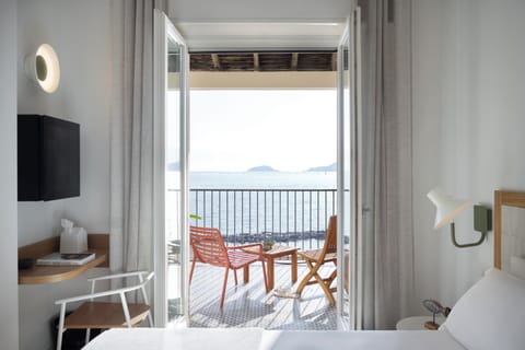 Superior Double Room, Balcony | Down comforters, minibar, in-room safe, desk