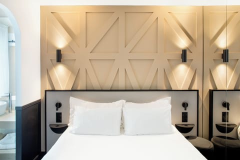 Superior Double Room | Premium bedding, in-room safe, desk, blackout drapes