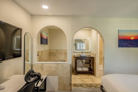 Room, 1 King Bed, Smoking, Jetted Tub | Desk, iron/ironing board, free WiFi, bed sheets