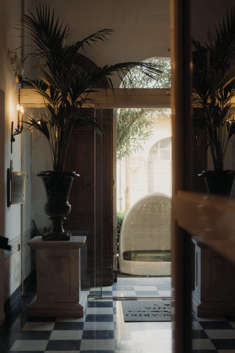 32-inch LCD TV with satellite channels, TV