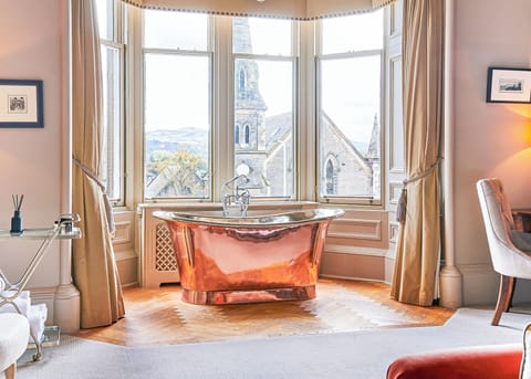 The Roseate Suite (located at 4 West Coates) | Egyptian cotton sheets, premium bedding, memory foam beds, in-room safe