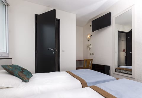 Twin Room | Free WiFi, bed sheets