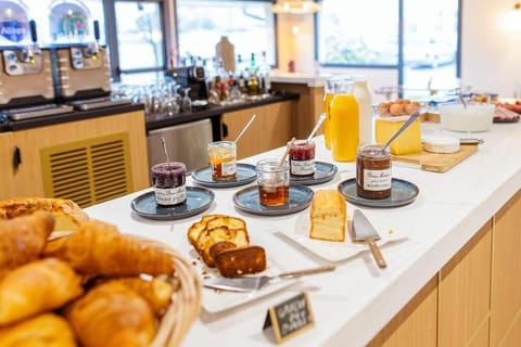 Daily buffet breakfast (EUR 8 per person)