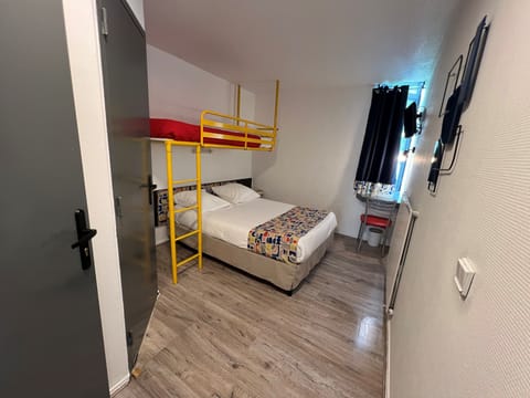 Basic Triple Room | Individually decorated, individually furnished, desk, iron/ironing board