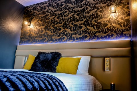 Comfort Double Room | Soundproofing, iron/ironing board, free WiFi, bed sheets