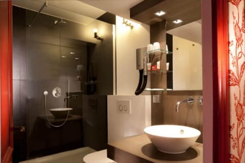 Free toiletries, hair dryer, towels