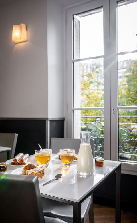 Daily buffet breakfast (EUR 15 per person)