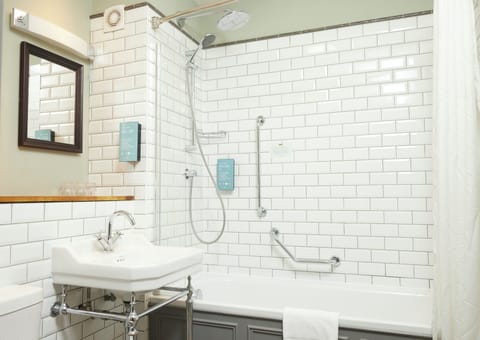 Family Room | Bathroom | Hair dryer, towels