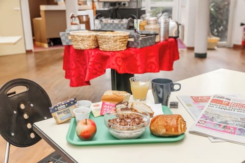 Daily buffet breakfast (EUR 6.90 per person)