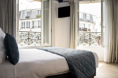 In-room safe, individually decorated, individually furnished, desk